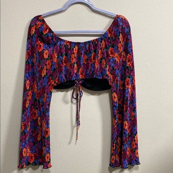 Wild Fable Floral Pleated Bell Sleeve Crop Top Hippie Flowers Size Medium - Picture 7 of 13